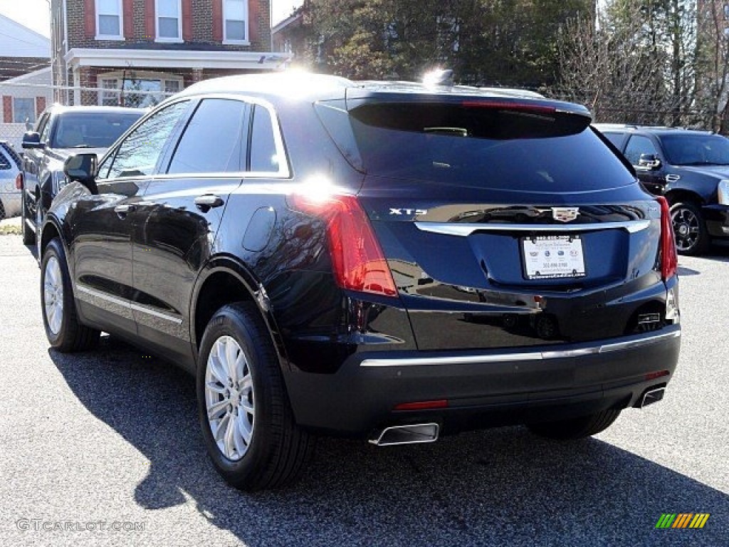 2017 XT5 FWD - Stellar Black Metallic / Sahara Beige photo #4