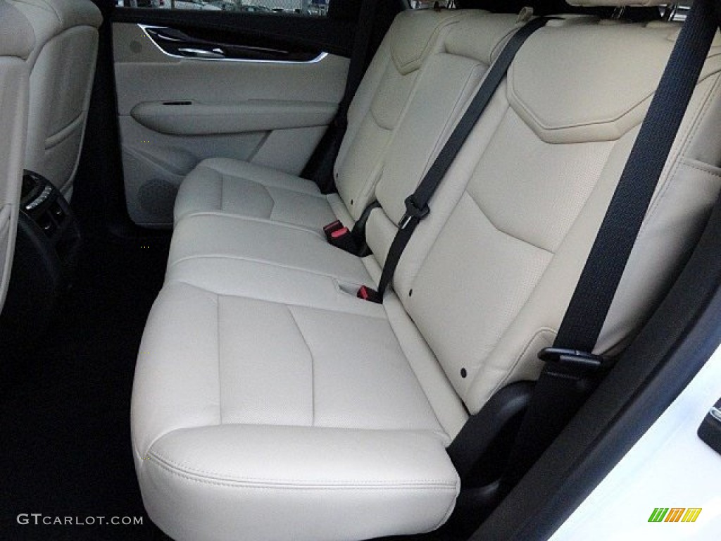 2017 Cadillac XT5 Premium Luxury Rear Seat Photos