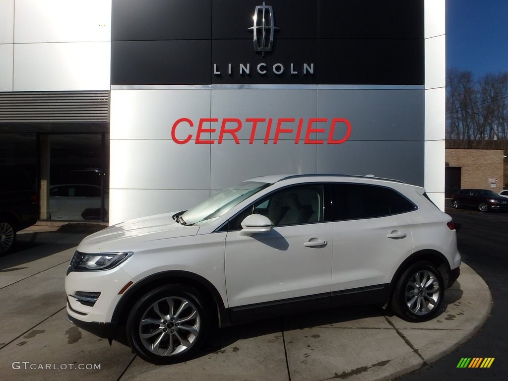 White Platinum Metallic Tri-coat Lincoln MKC