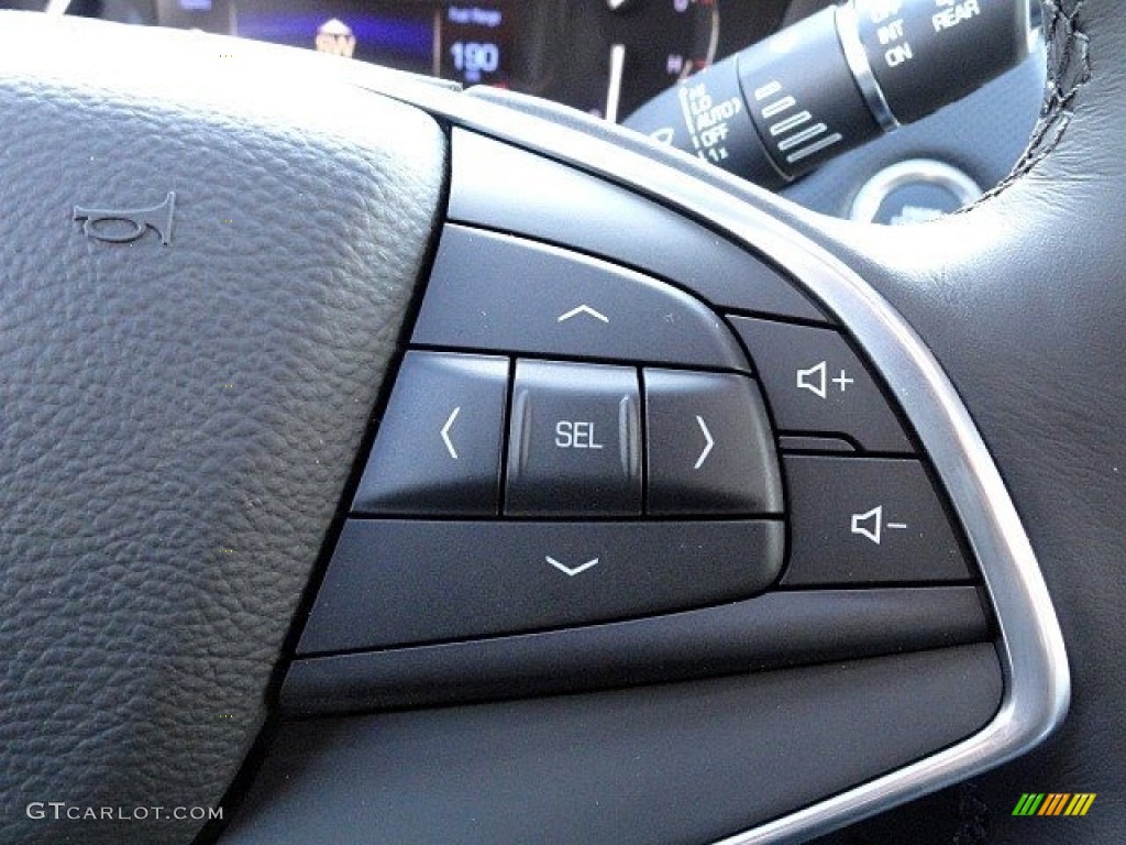 2017 Cadillac XT5 Luxury Controls Photos