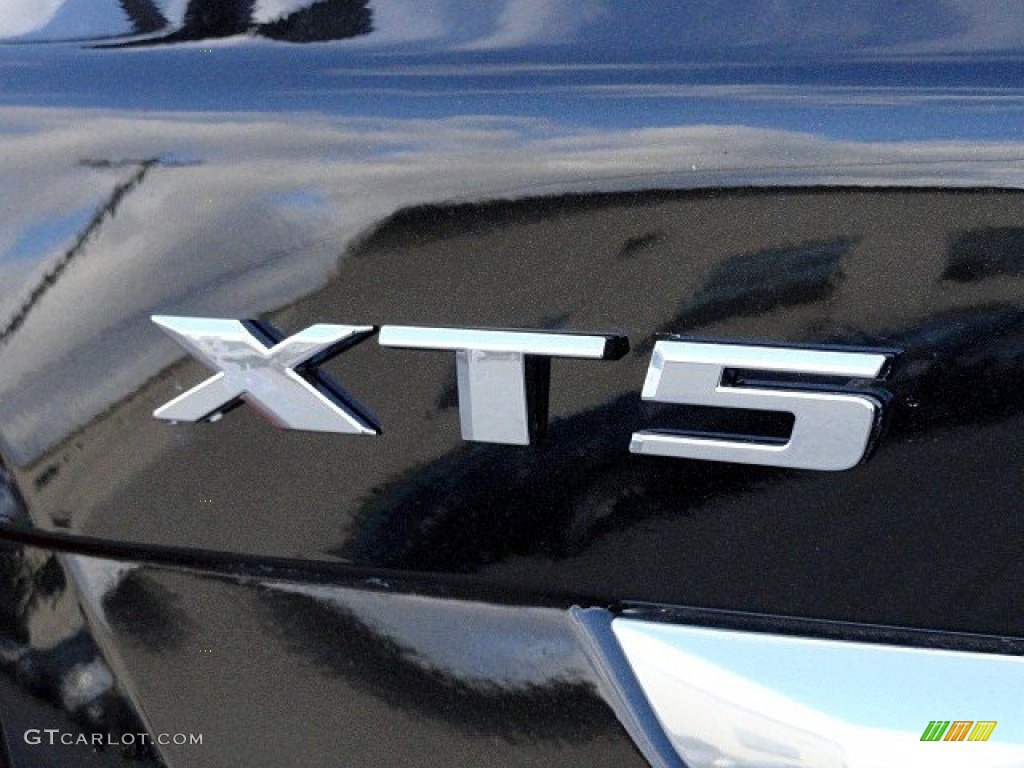 2017 Cadillac XT5 Luxury Marks and Logos Photo #118782819