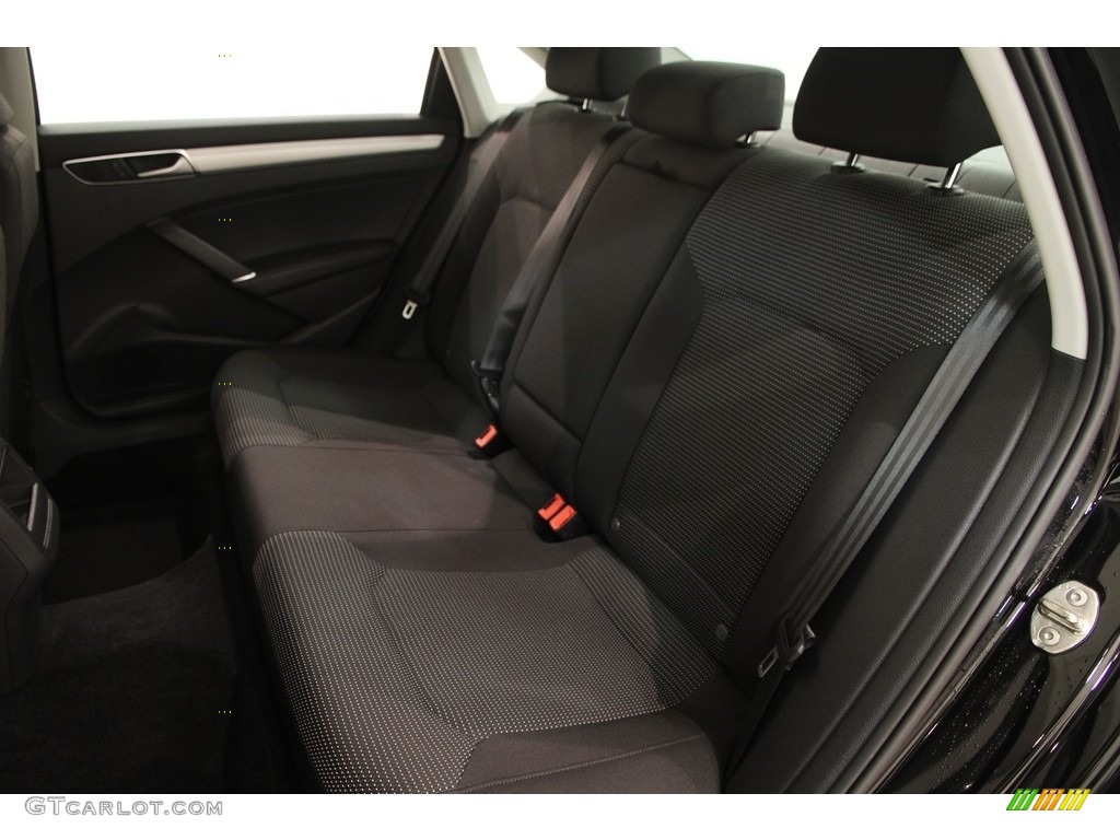 2016 Volkswagen Passat S Sedan Rear Seat Photos