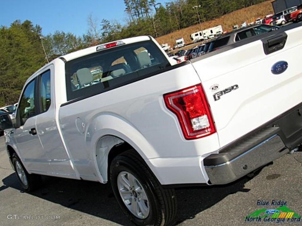 2017 F150 XL SuperCab - Oxford White / Earth Gray photo #32