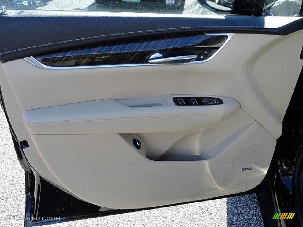 2017 Cadillac XT5 FWD Sahara Beige Door Panel Photo #118785706