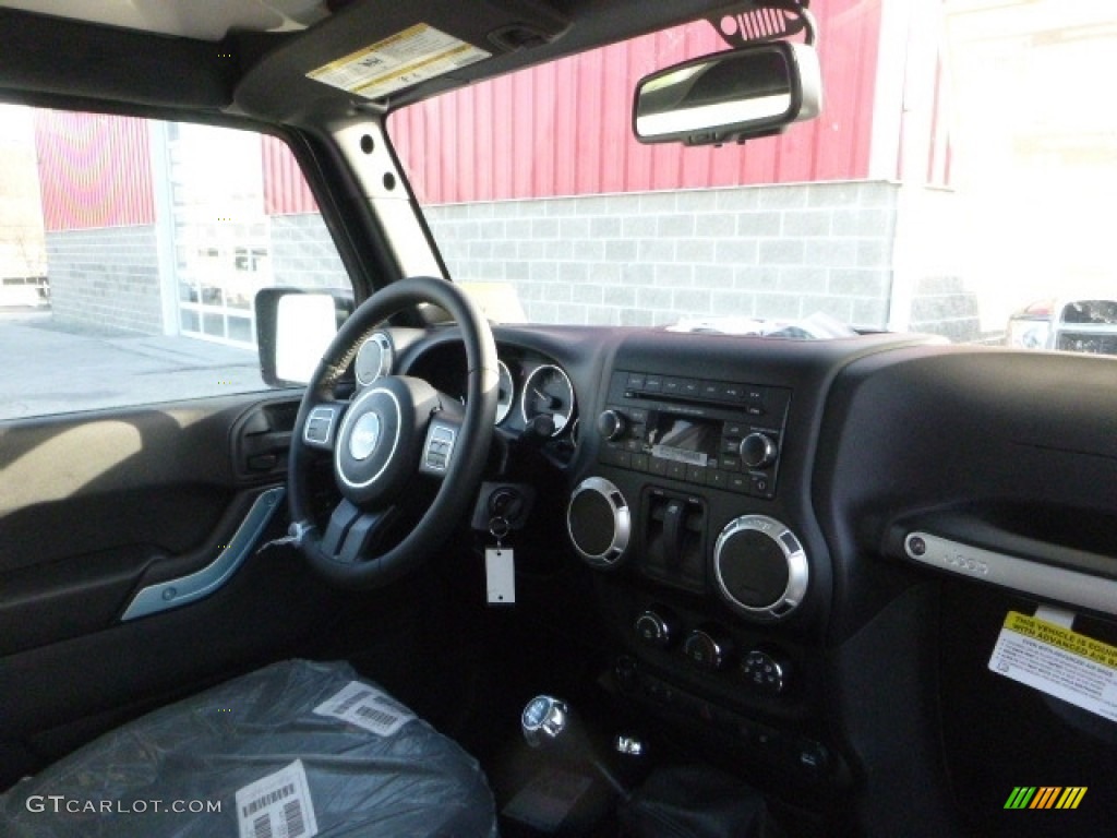 2017 Wrangler Sahara 4x4 - Rhino / Black/Dark Saddle photo #9