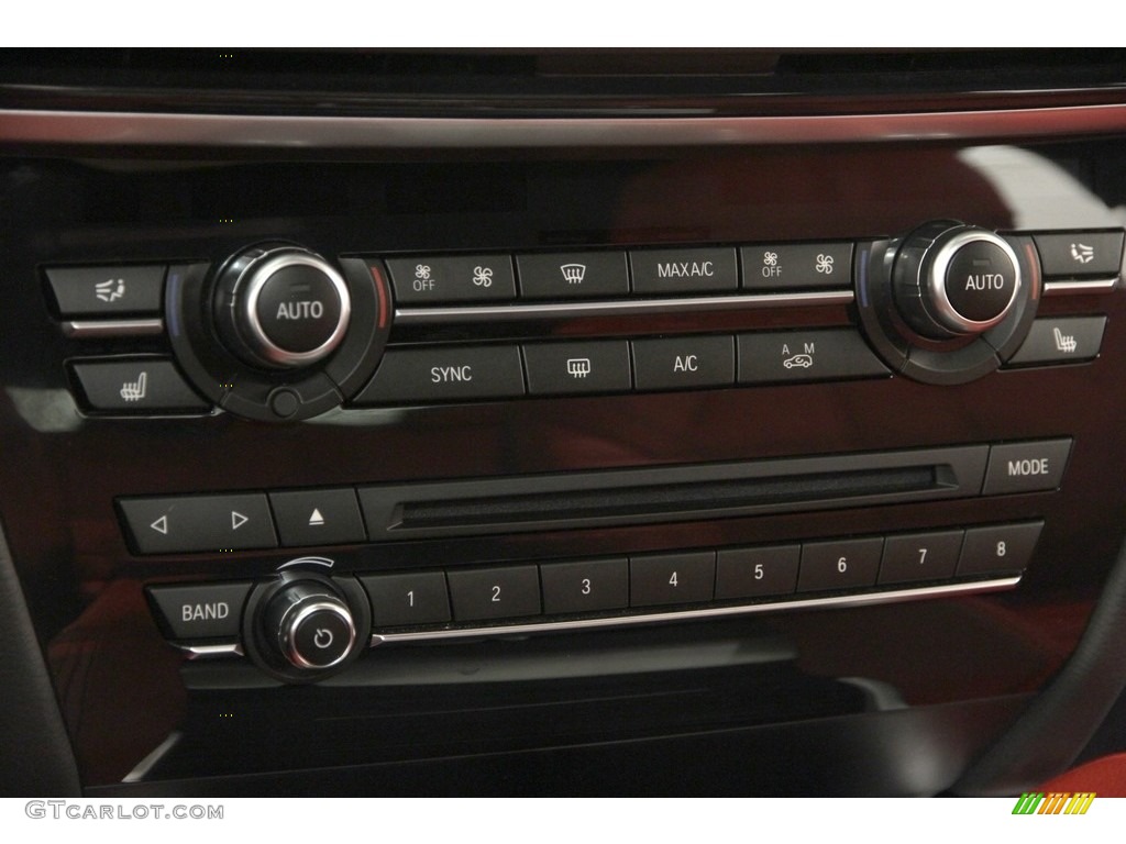 2016 BMW X6 xDrive50i Controls Photo #118787467