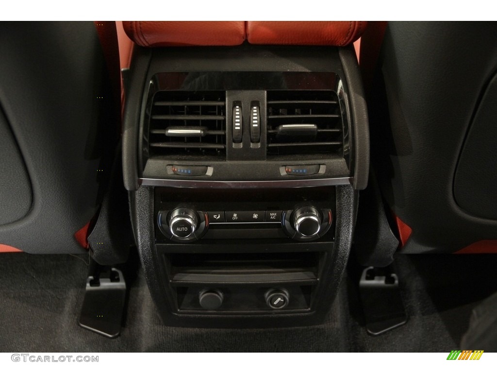2016 BMW X6 xDrive50i Controls Photos