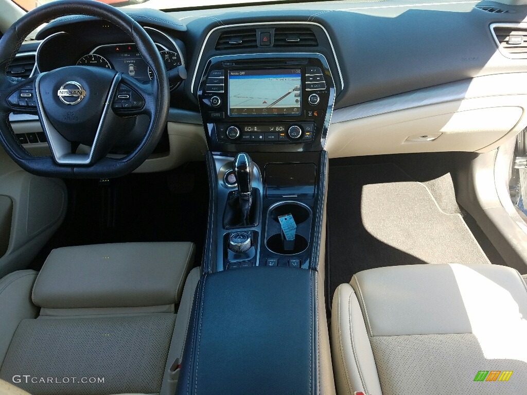 2017 Nissan Maxima SV Dashboard Photos