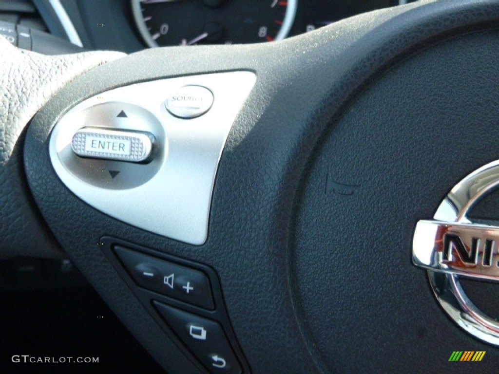 2017 Nissan Sentra SV Controls Photos