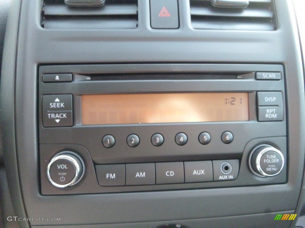 2017 Nissan Versa S Audio System Photos