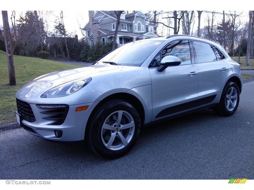 Rhodium Silver Metallic 2017 Porsche Macan Standard Macan Model Exterior Photo #118814571