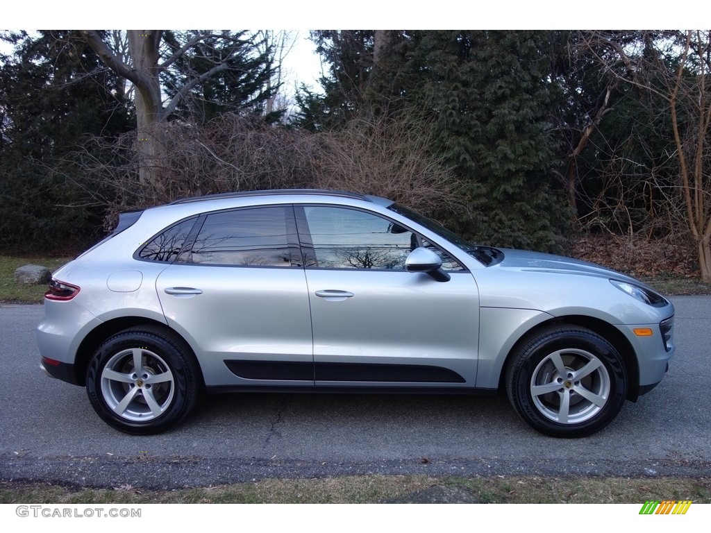 Rhodium Silver Metallic 2017 Porsche Macan Standard Macan Model Exterior Photo #118814703