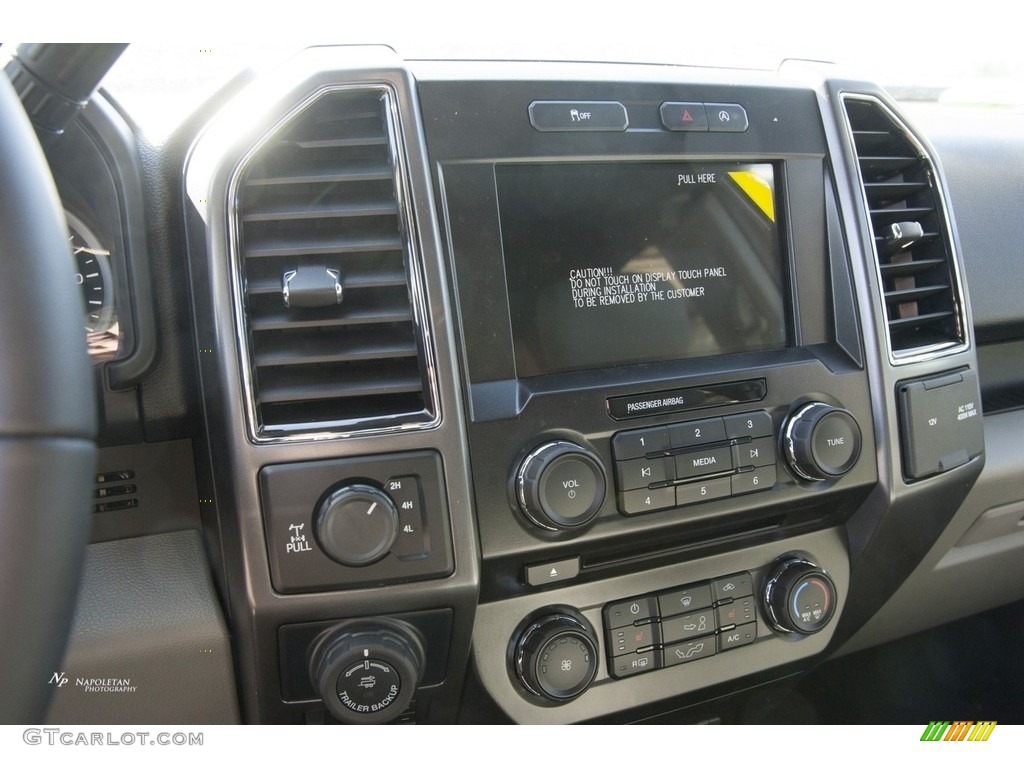 2017 F150 XLT SuperCab 4x4 - Caribou / Earth Gray photo #15
