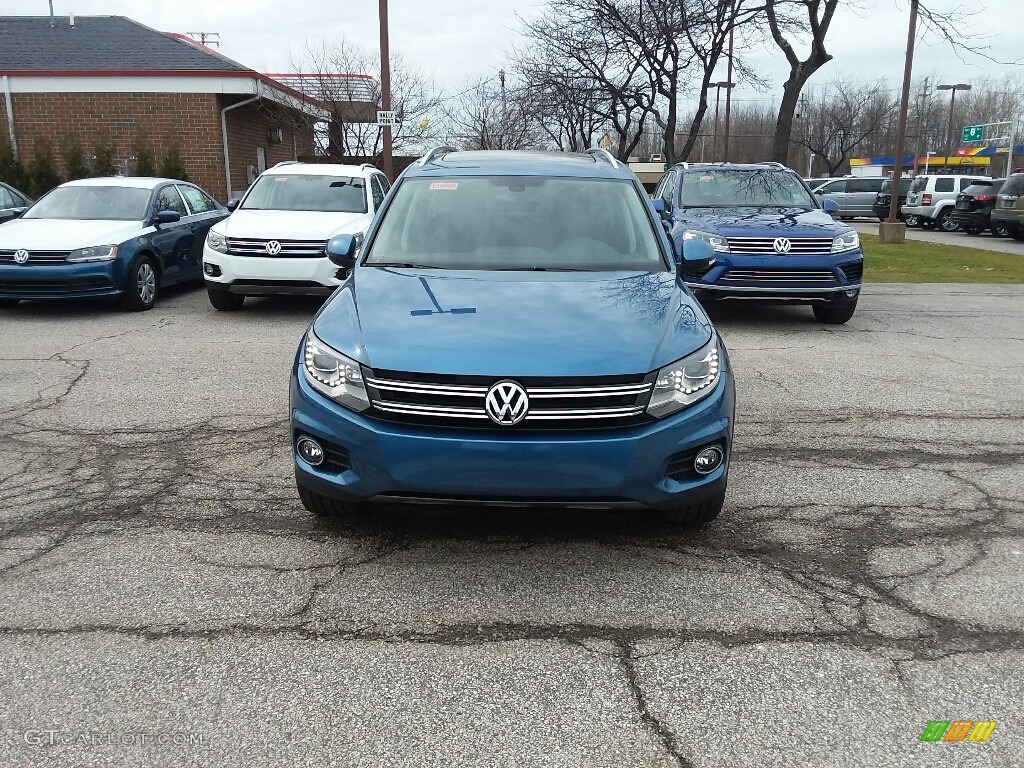 Pacific Blue Metallic Volkswagen Tiguan