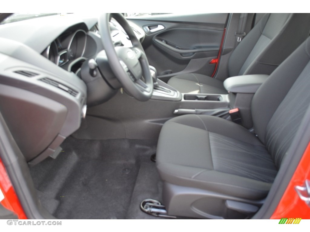 2017 Focus SE Sedan - Race Red / Charcoal Black photo #6