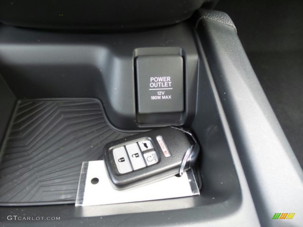 2017 Honda CR-V EX AWD Keys Photos