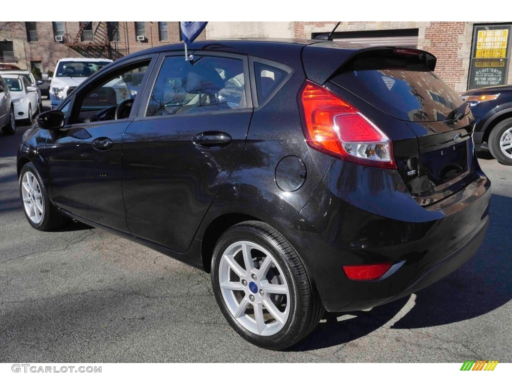 2015 Fiesta SE Hatchback - Tuxedo Black Metallic / Charcoal Black photo #4