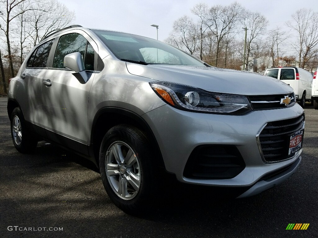 Silver Ice Metallic Chevrolet Trax