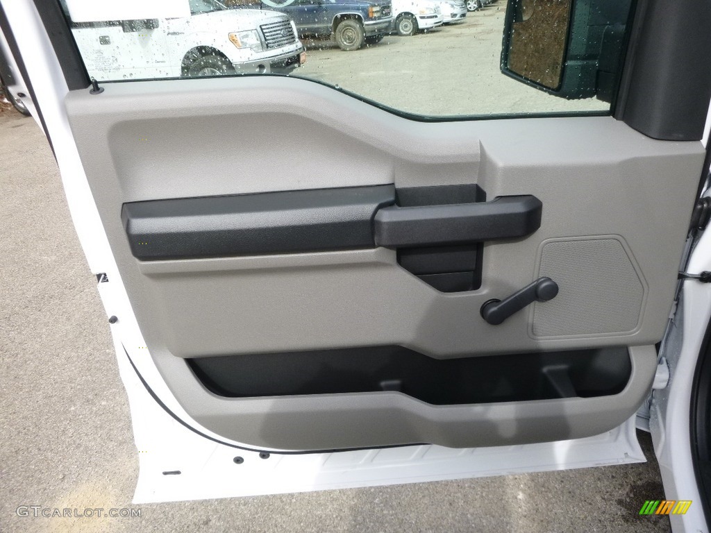 2017 F150 XL Regular Cab 4x4 - Oxford White / Earth Gray photo #14