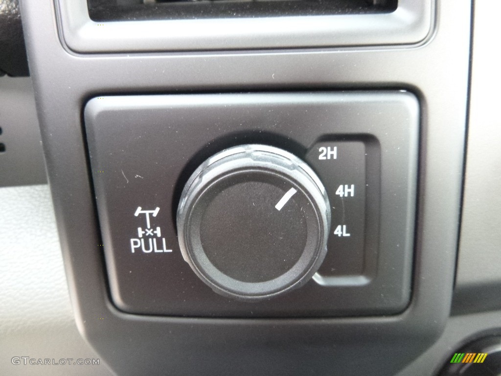2017 Ford F150 XL Regular Cab 4x4 Controls Photo #118838149