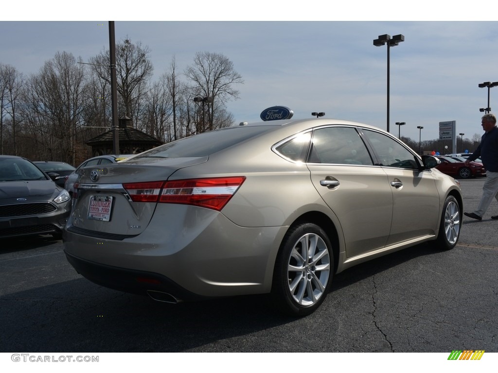 2013 Avalon XLE - Champagne Mica / Almond photo #3