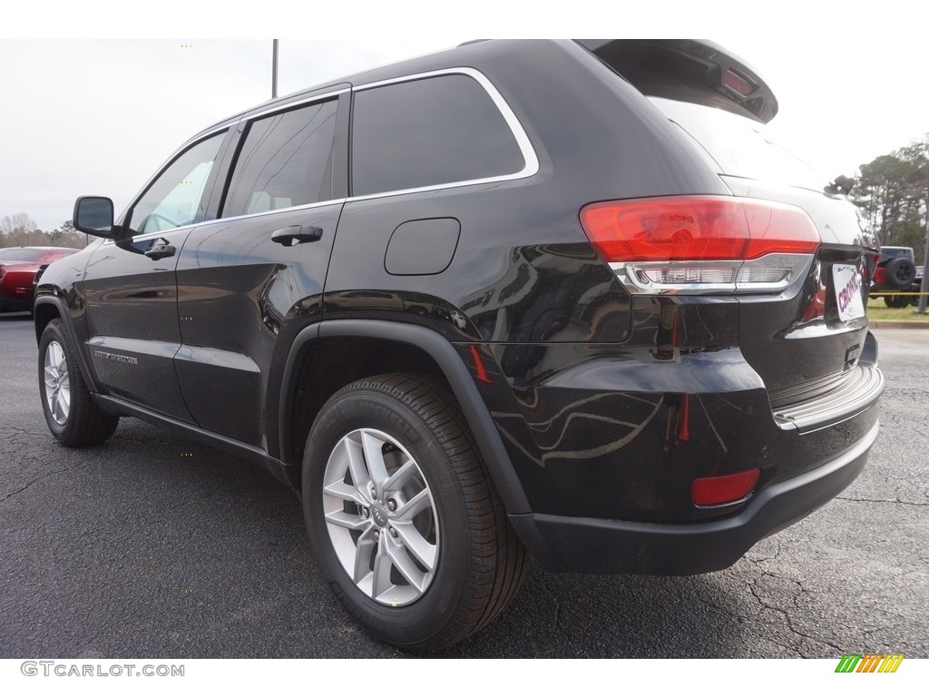 2017 Grand Cherokee Laredo - Diamond Black Crystal Pearl / Black photo #5