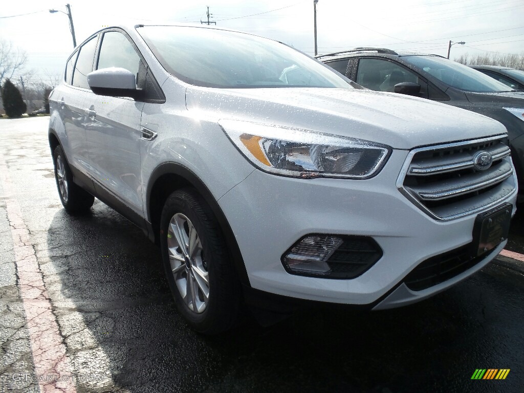 2017 Escape SE 4WD - Oxford White / Charcoal Black photo #1