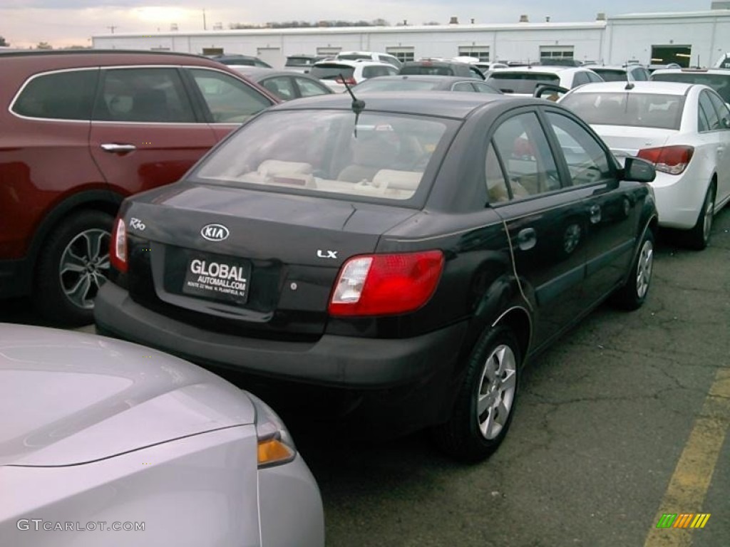 2007 Rio LX Sedan - Black / Beige photo #2