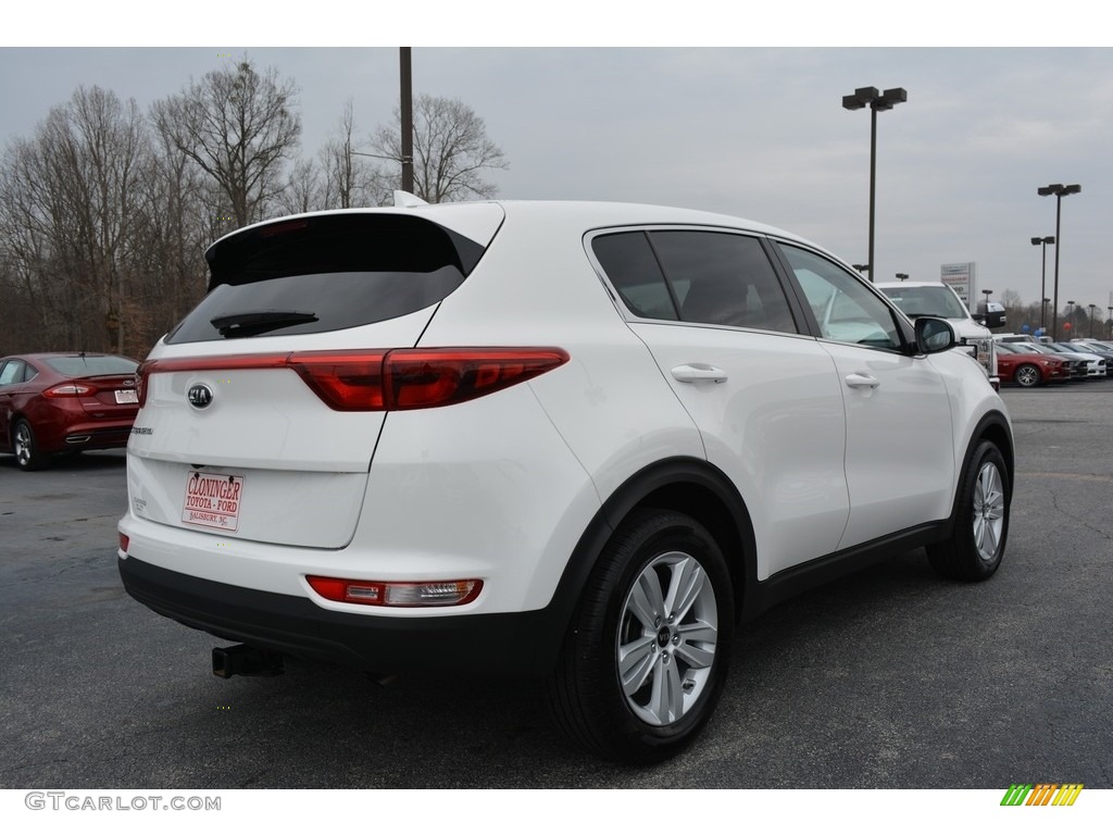 2017 Sportage LX - Clear White / Black photo #3