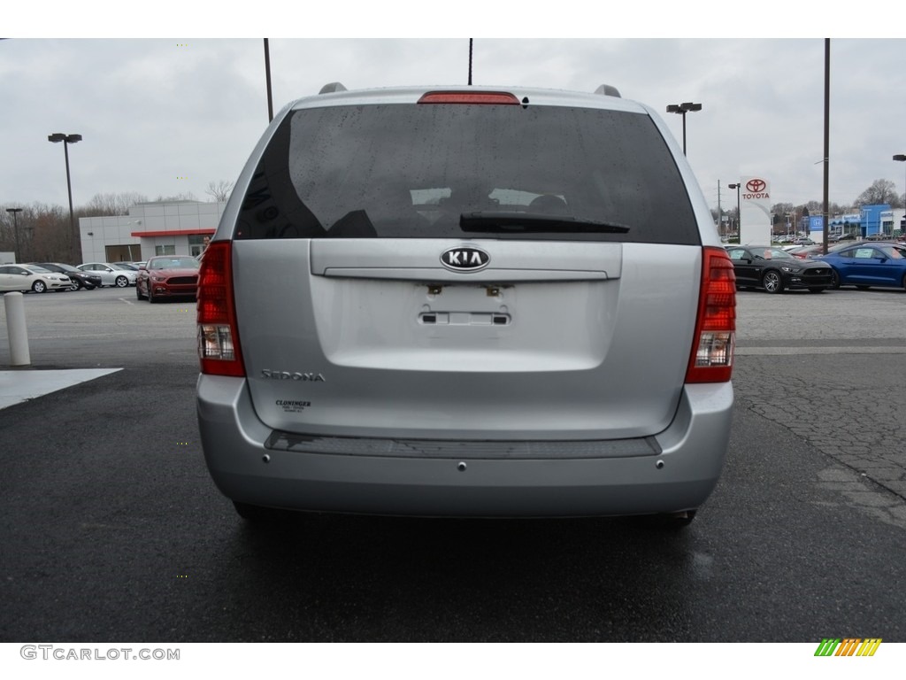 2011 Sedona LX - Clear Silver / Beige photo #4