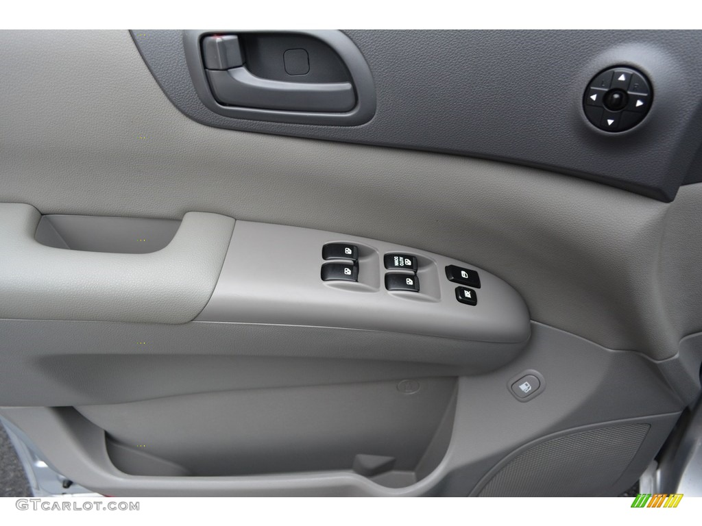 2011 Sedona LX - Clear Silver / Beige photo #8