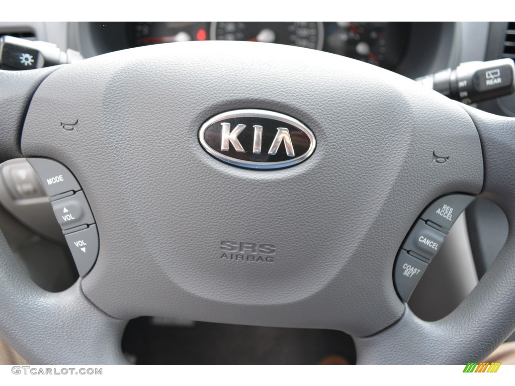 2011 Sedona LX - Clear Silver / Beige photo #23