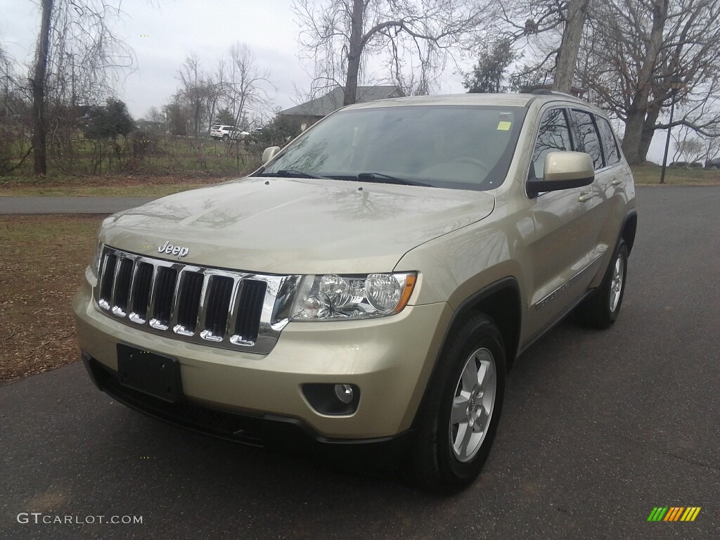 2012 Grand Cherokee Laredo 4x4 - White Gold Metallic / Dark Graystone/Medium Graystone photo #2