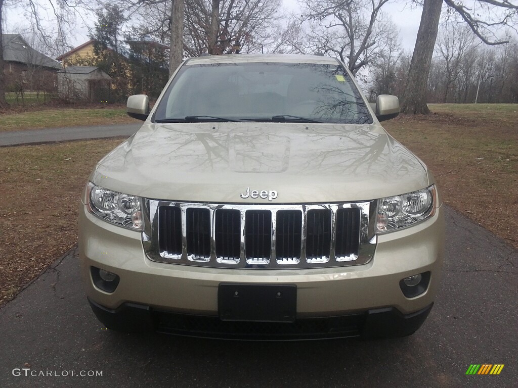 2012 Grand Cherokee Laredo 4x4 - White Gold Metallic / Dark Graystone/Medium Graystone photo #3