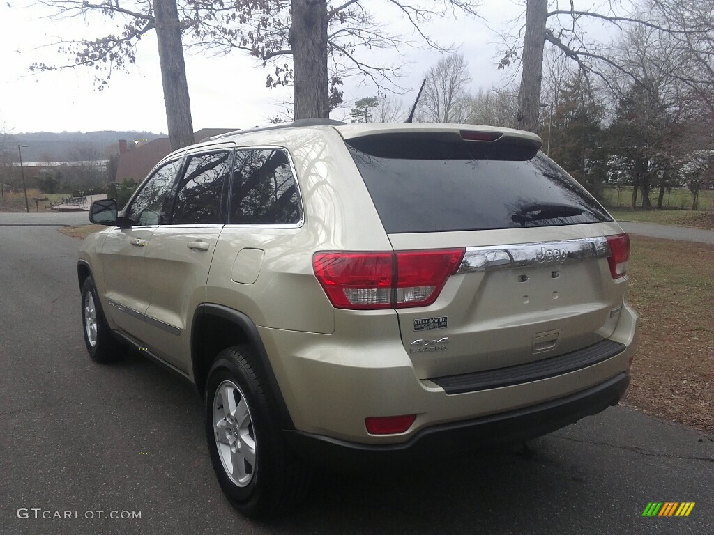 2012 Grand Cherokee Laredo 4x4 - White Gold Metallic / Dark Graystone/Medium Graystone photo #7