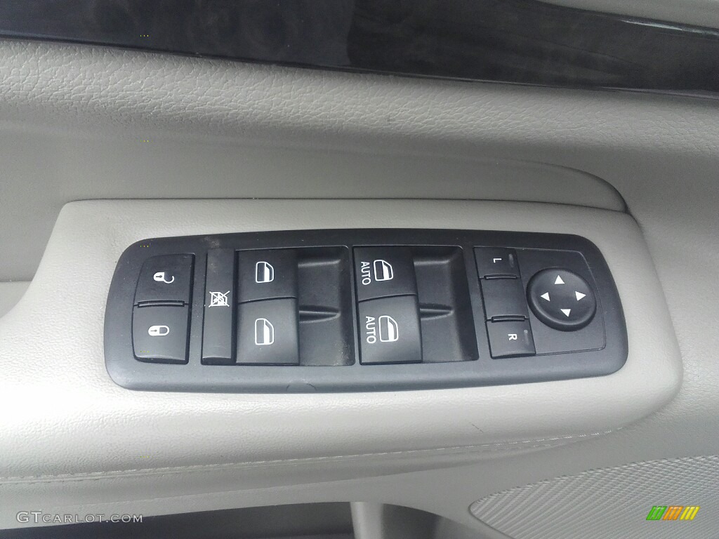 2012 Grand Cherokee Laredo 4x4 - White Gold Metallic / Dark Graystone/Medium Graystone photo #10