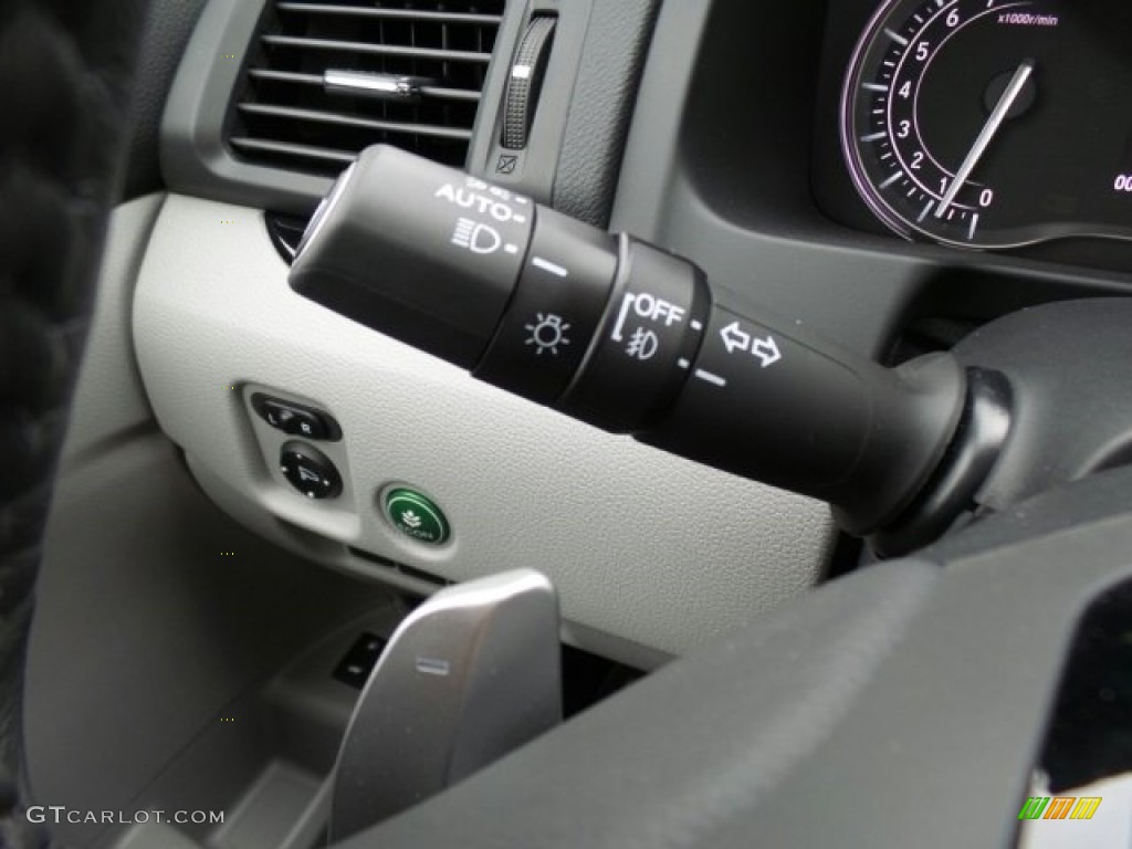 2017 Honda Pilot Touring AWD Controls Photo #118861430