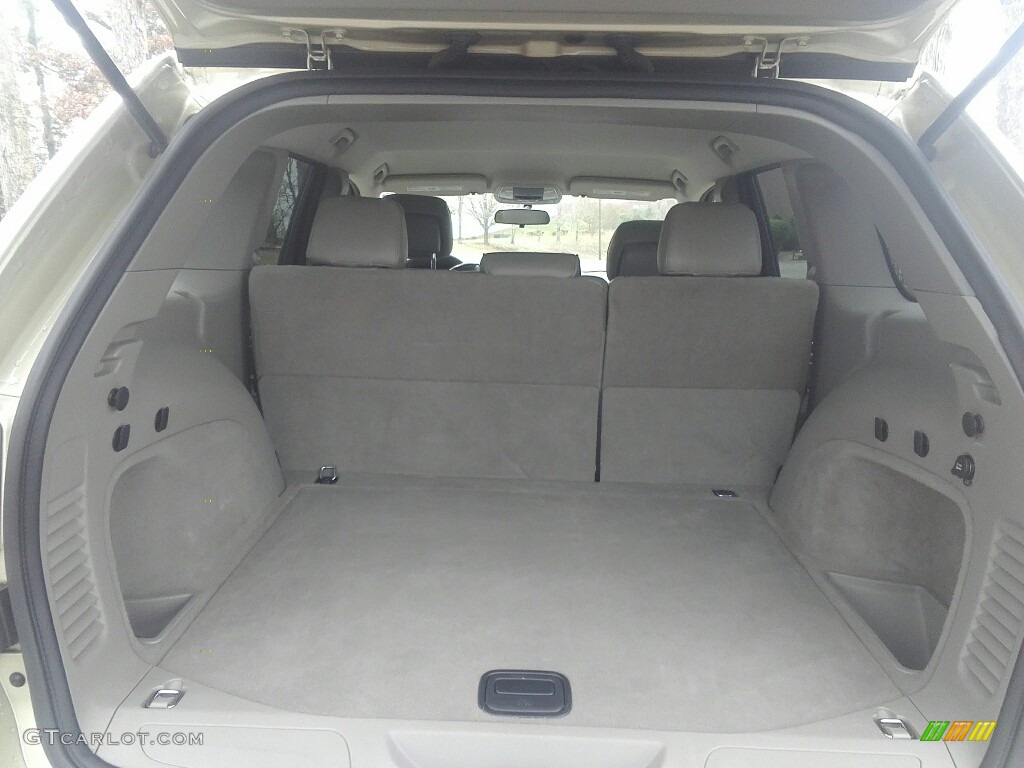 2012 Grand Cherokee Laredo 4x4 - White Gold Metallic / Dark Graystone/Medium Graystone photo #19