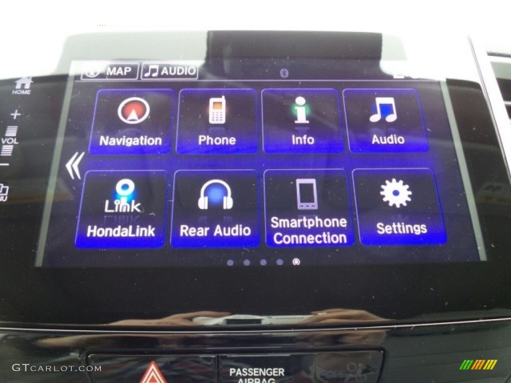 2017 Honda Pilot Touring AWD Controls Photo #118861535