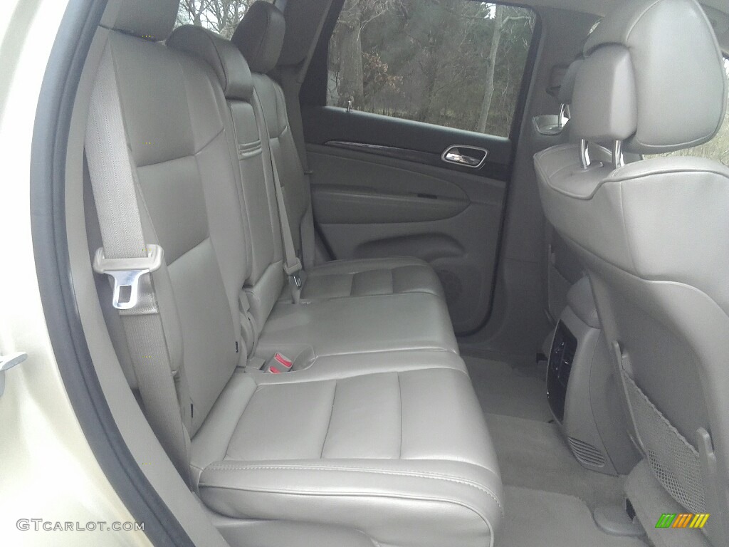 2012 Grand Cherokee Laredo 4x4 - White Gold Metallic / Dark Graystone/Medium Graystone photo #25