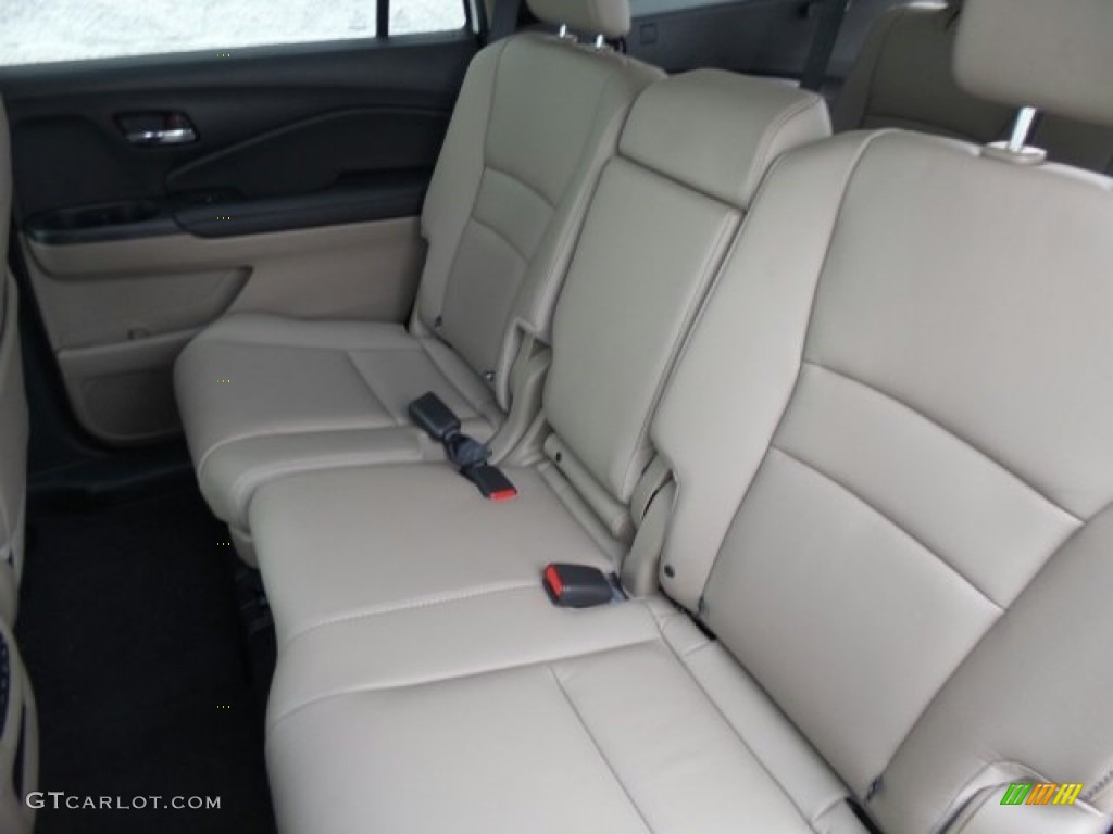 Beige Interior 2017 Honda Pilot EX-L AWD Photo #118864505