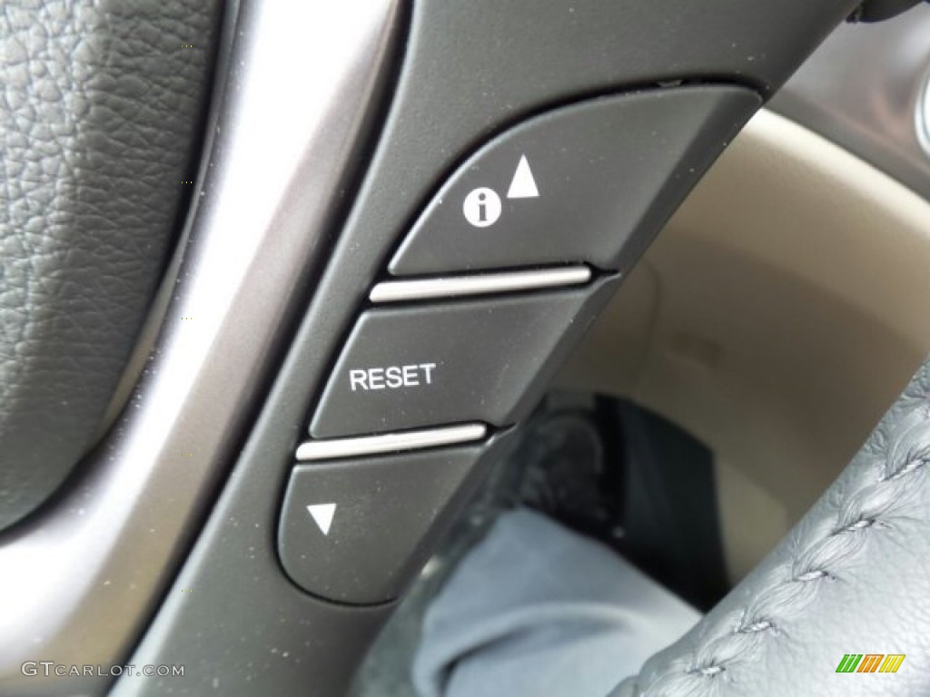 2017 Honda Pilot EX-L AWD Controls Photo #118864778