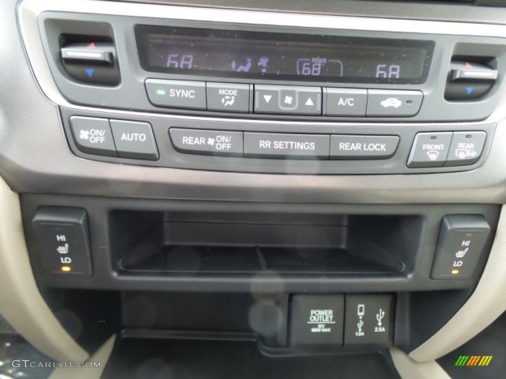 2017 Honda Pilot EX-L AWD Controls Photo #118864889