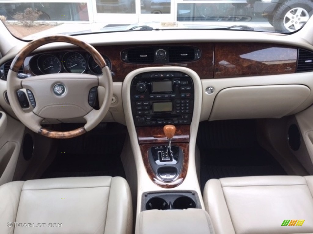 2004 XJ XJ8 - Platinum Silver Metallic / Dove photo #2