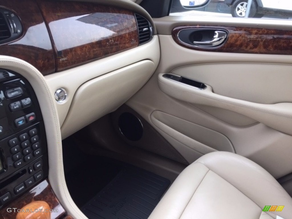2004 XJ XJ8 - Platinum Silver Metallic / Dove photo #8