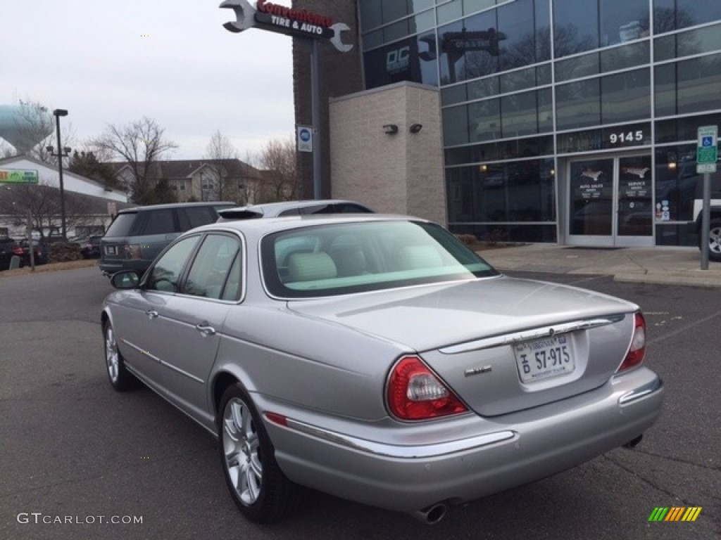 2004 XJ XJ8 - Platinum Silver Metallic / Dove photo #12