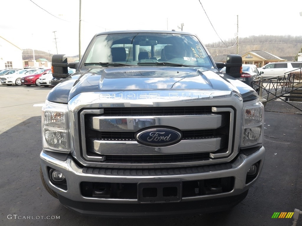 2016 F250 Super Duty Lariat Crew Cab 4x4 - Magnetic Metallic / Black photo #2