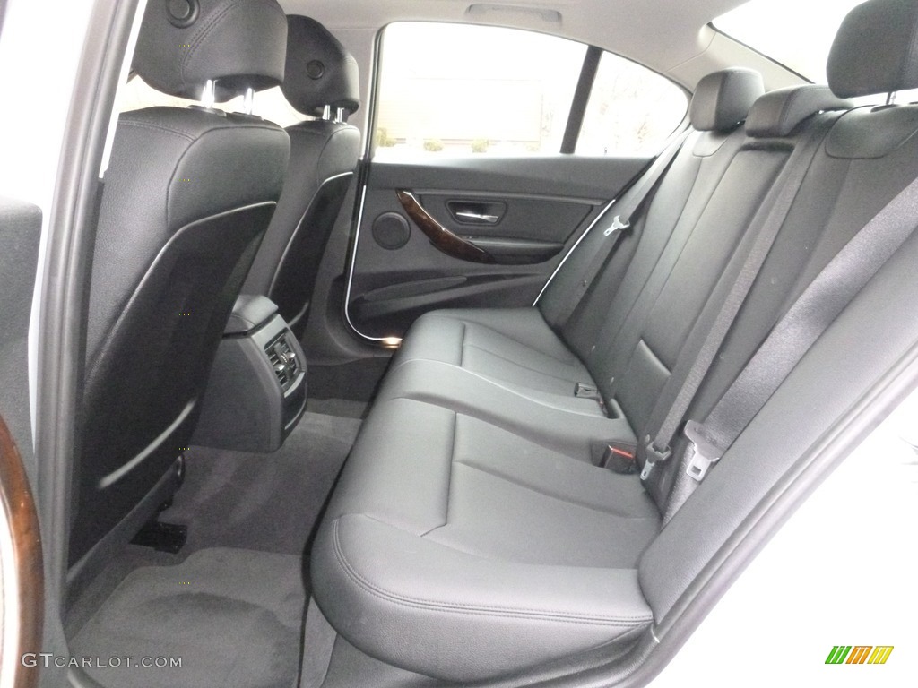 2014 3 Series 320i xDrive Sedan - Glacier Silver Metallic / Black photo #17