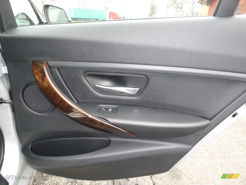2014 3 Series 320i xDrive Sedan - Glacier Silver Metallic / Black photo #22