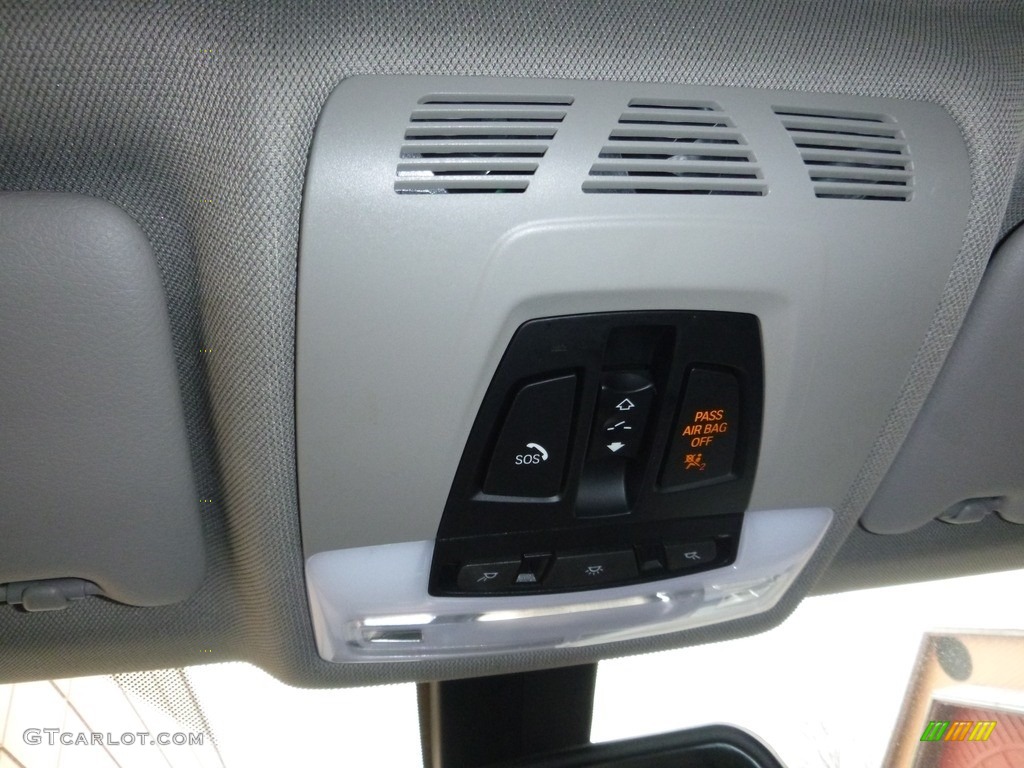 2014 3 Series 320i xDrive Sedan - Glacier Silver Metallic / Black photo #34